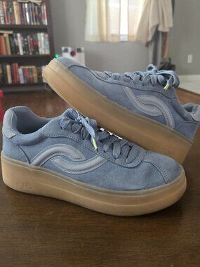 Ryka Vivmax Women’s Sky Blue Suede Sneakers with Yellow Lace Tips size 6